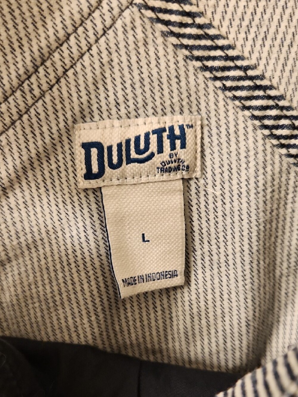 Duluth Striped Denim Short Overalls with Adjustable Black Straps Size L - Picture 4 of 8